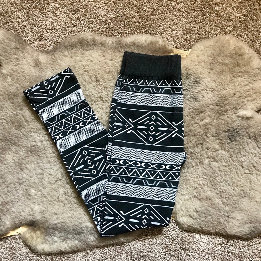 Aztec / Geometric / Abstract Patterned Leggings